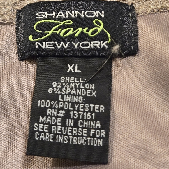 Shannon Ford New York Pale Taupe Lace Top Shark Bite Hem Women size XL - Picture 7 of 12